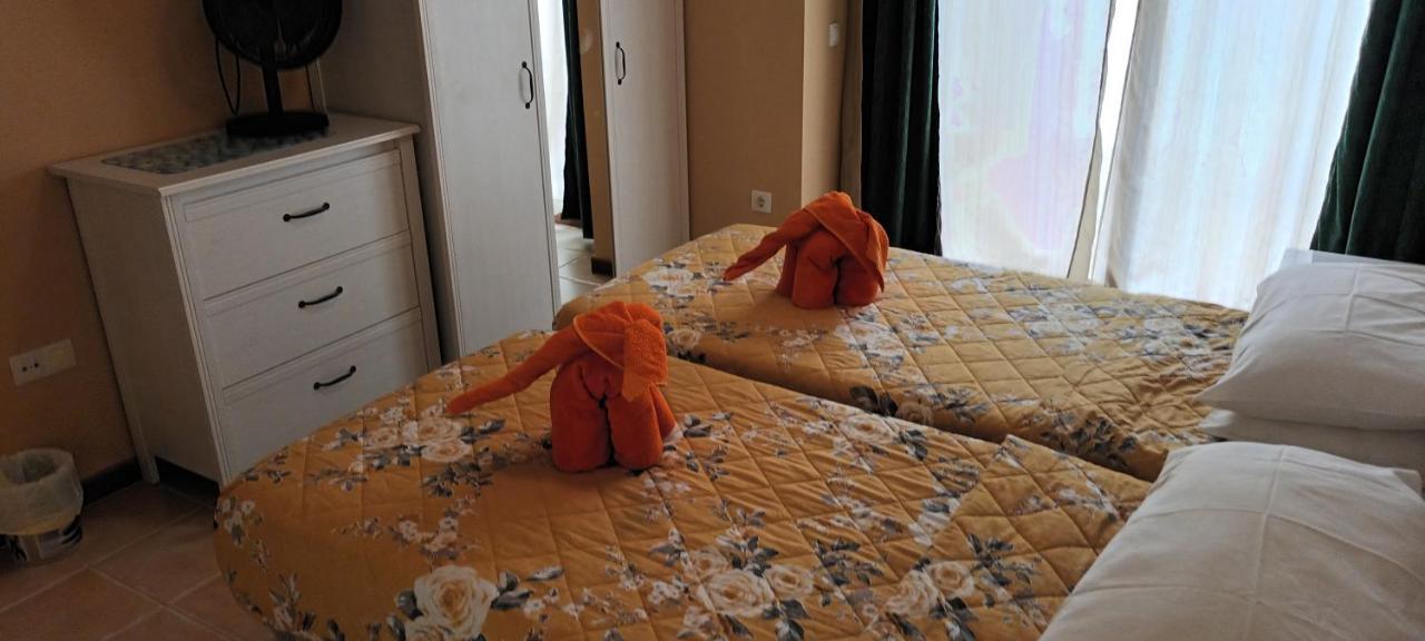 Beautiful, Spacious Villa, Heated Pool, Sleeps Eight, With Quality Furnishings カレタ・デ・フステ エクステリア 写真