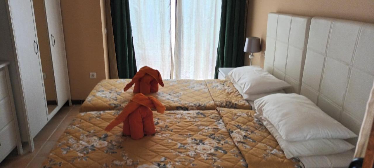 Beautiful, Spacious Villa, Heated Pool, Sleeps Eight, With Quality Furnishings カレタ・デ・フステ エクステリア 写真