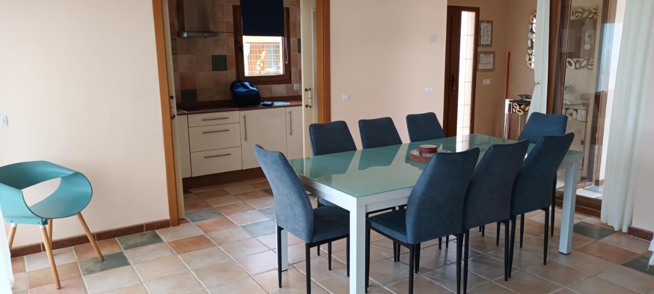Beautiful, Spacious Villa, Heated Pool, Sleeps Eight, With Quality Furnishings カレタ・デ・フステ エクステリア 写真