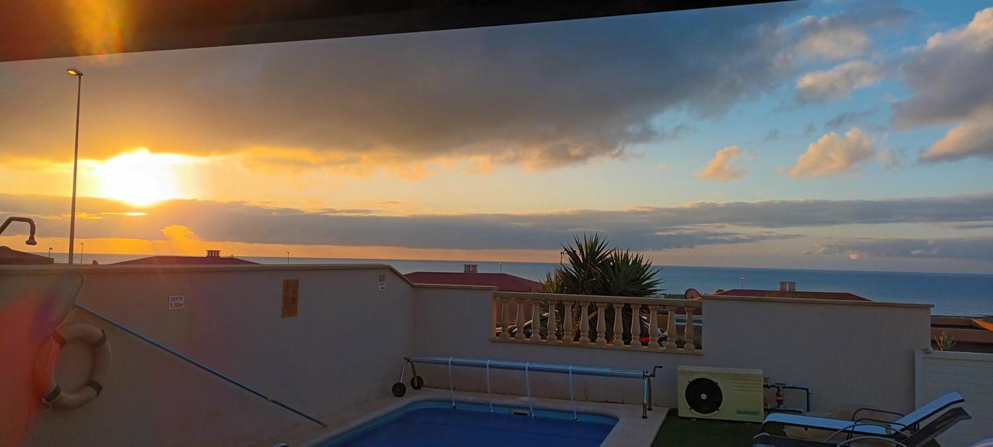 Beautiful, Spacious Villa, Heated Pool, Sleeps Eight, With Quality Furnishings カレタ・デ・フステ エクステリア 写真